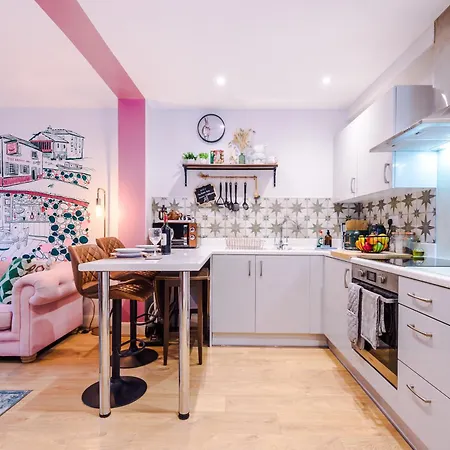 New! Stunning City-Centre Home By 53 Degrees Property, Ideal For Couples, Amazing Location! Chester Exterior photo
