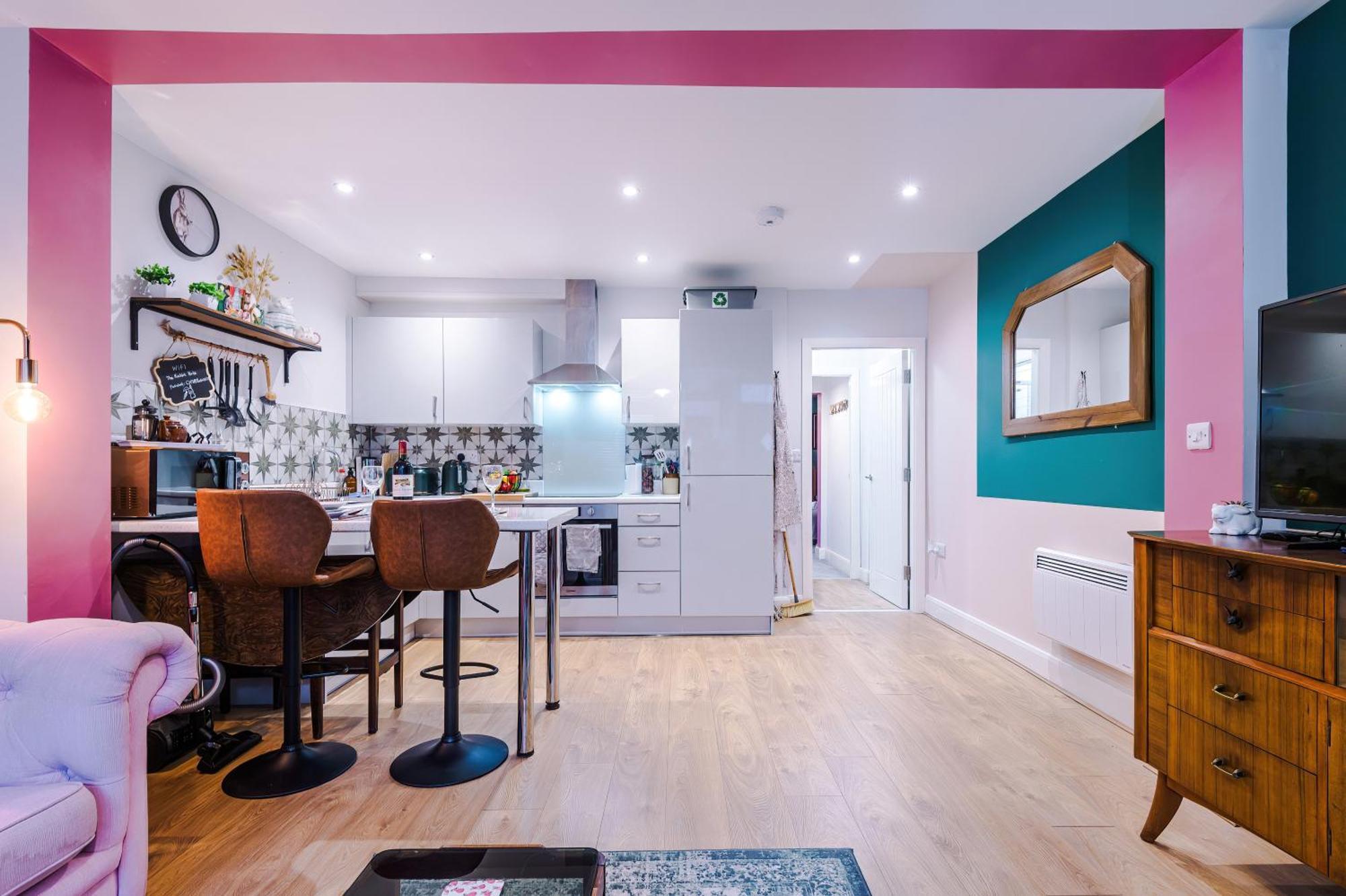 New! Stunning City-centre By 53 Degrees Property, Ideal For Couples, Amazing Location! Holiday home *