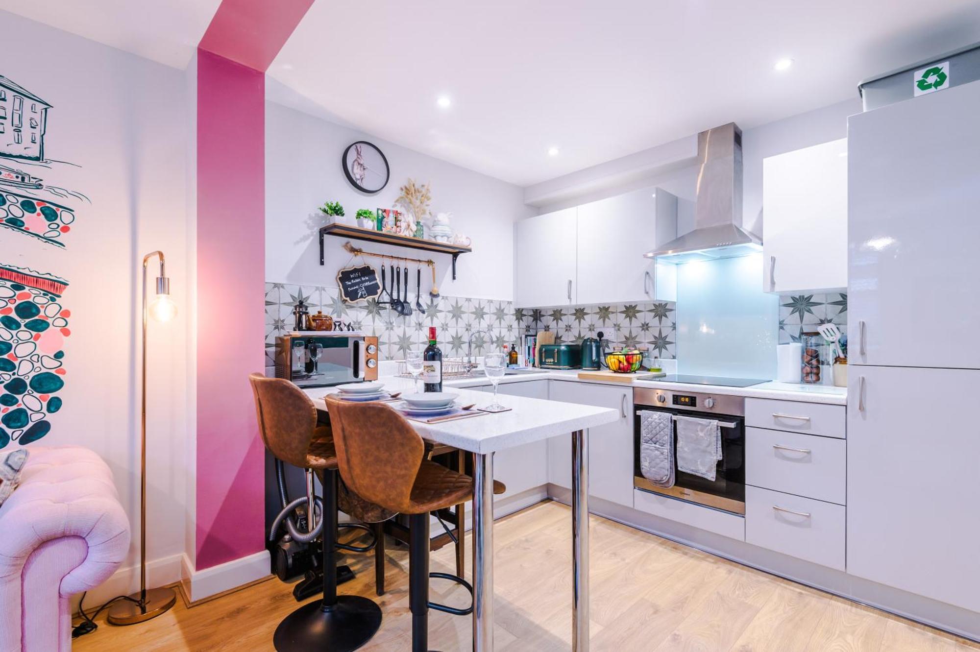New! Stunning City-centre By 53 Degrees Property, Ideal For Couples, Amazing Location! Holiday home